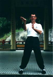 Wing Chun right larp sao in neutral stance